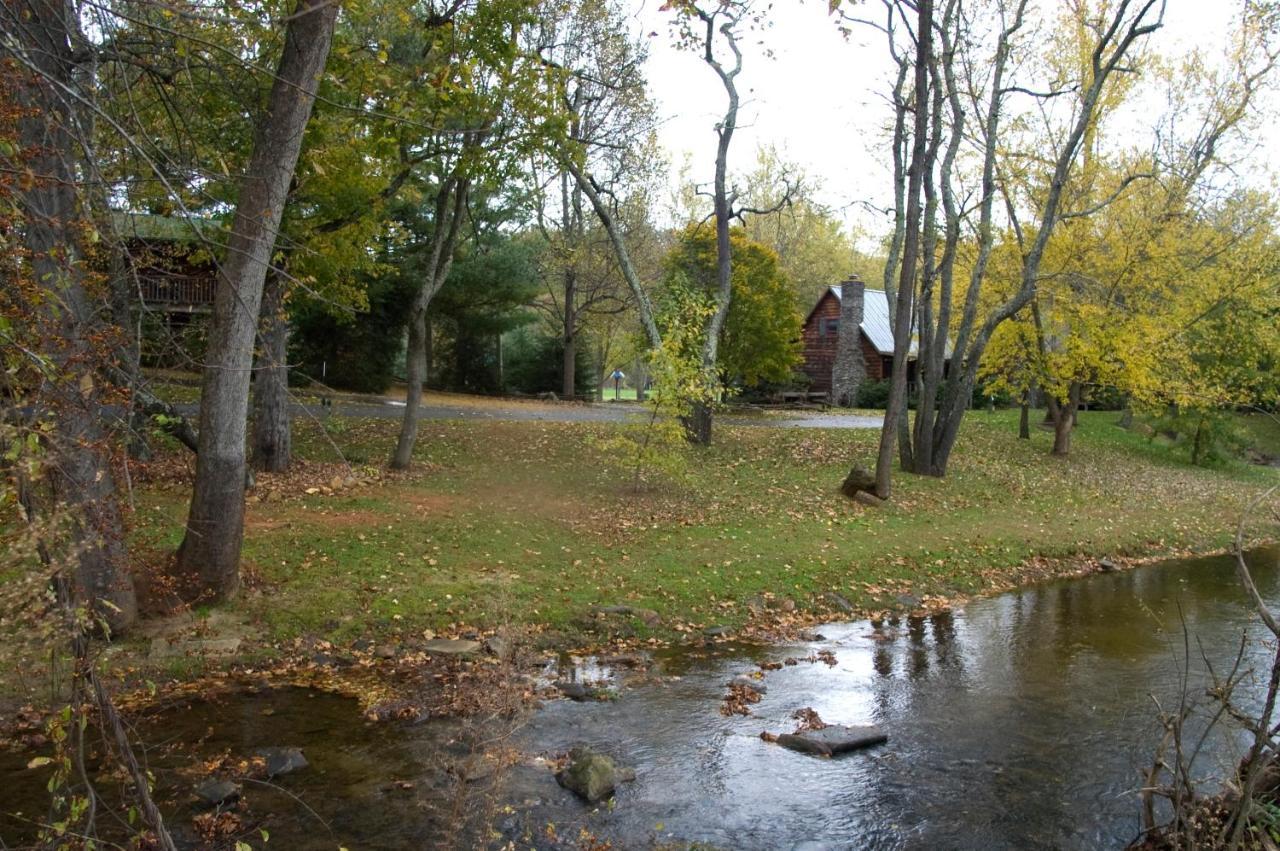 Mountain Springs Cabins Candler Εξωτερικό φωτογραφία